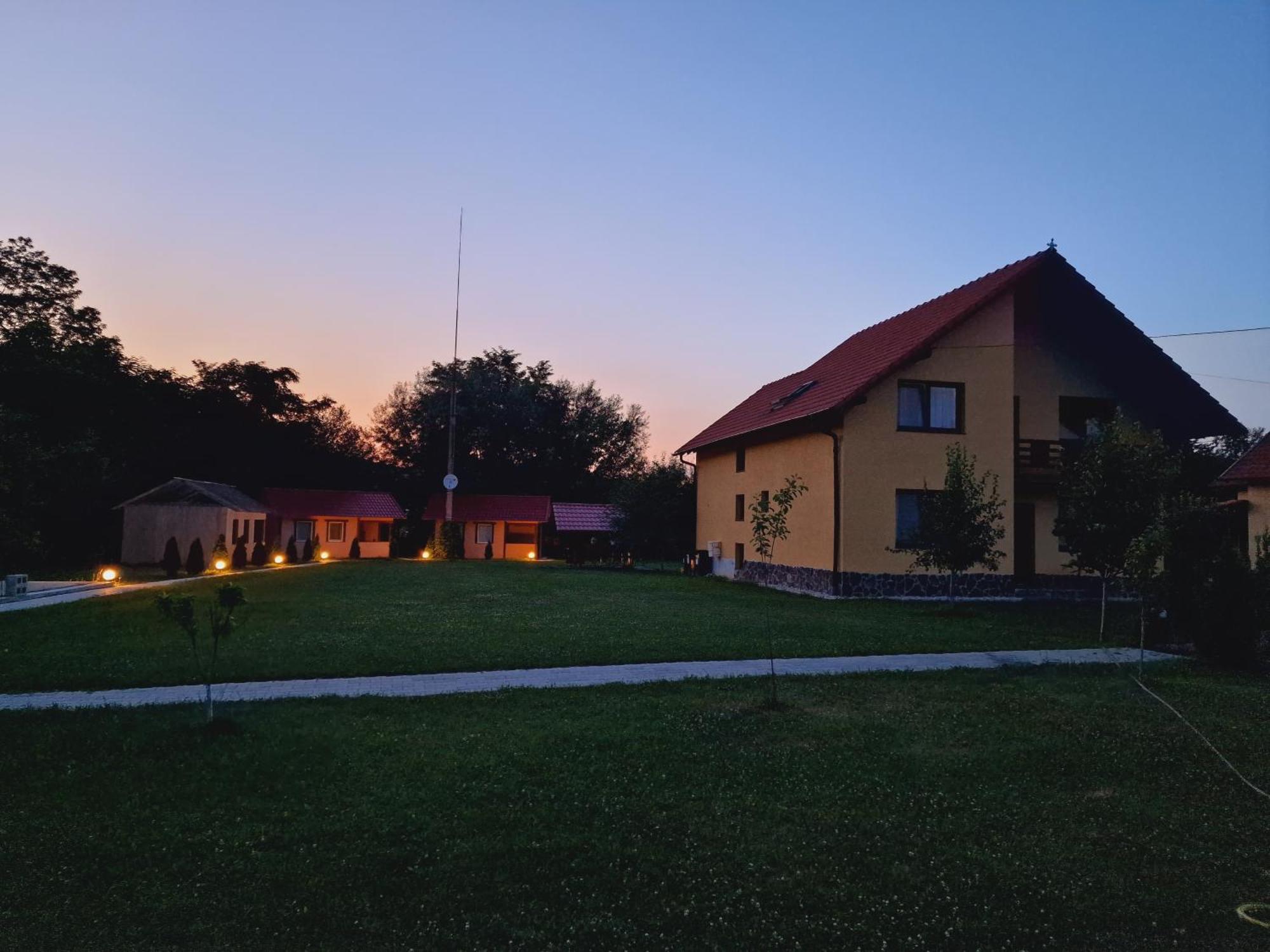 Casa Maya Săsciori Екстериор снимка
